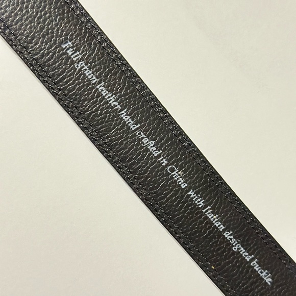 Men's Wearhouse 1128
High Gloss Leather Belt 44 - Picture 5 of 7